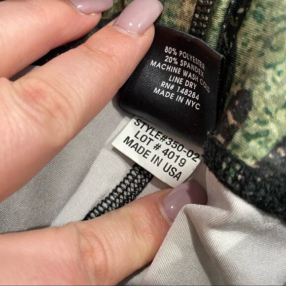 Terez Camo Tall Band Leggings Size S Metallic Green Silver Activewear Gym - Picture 9 of 10